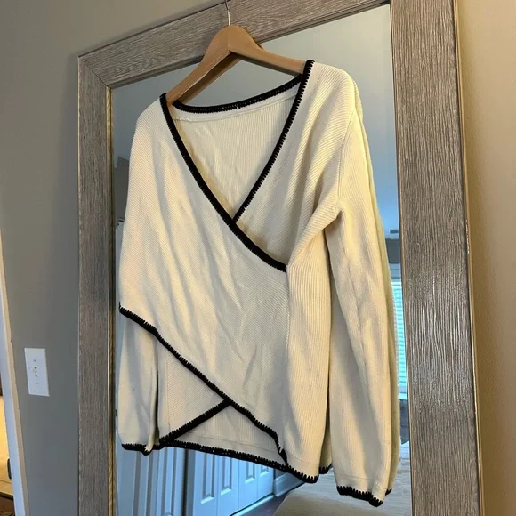 Derek Lam 10 Crosby Ivory And Black Crochet Hem Faux Wrap Sweater Size Medium - Picture 1 of 3